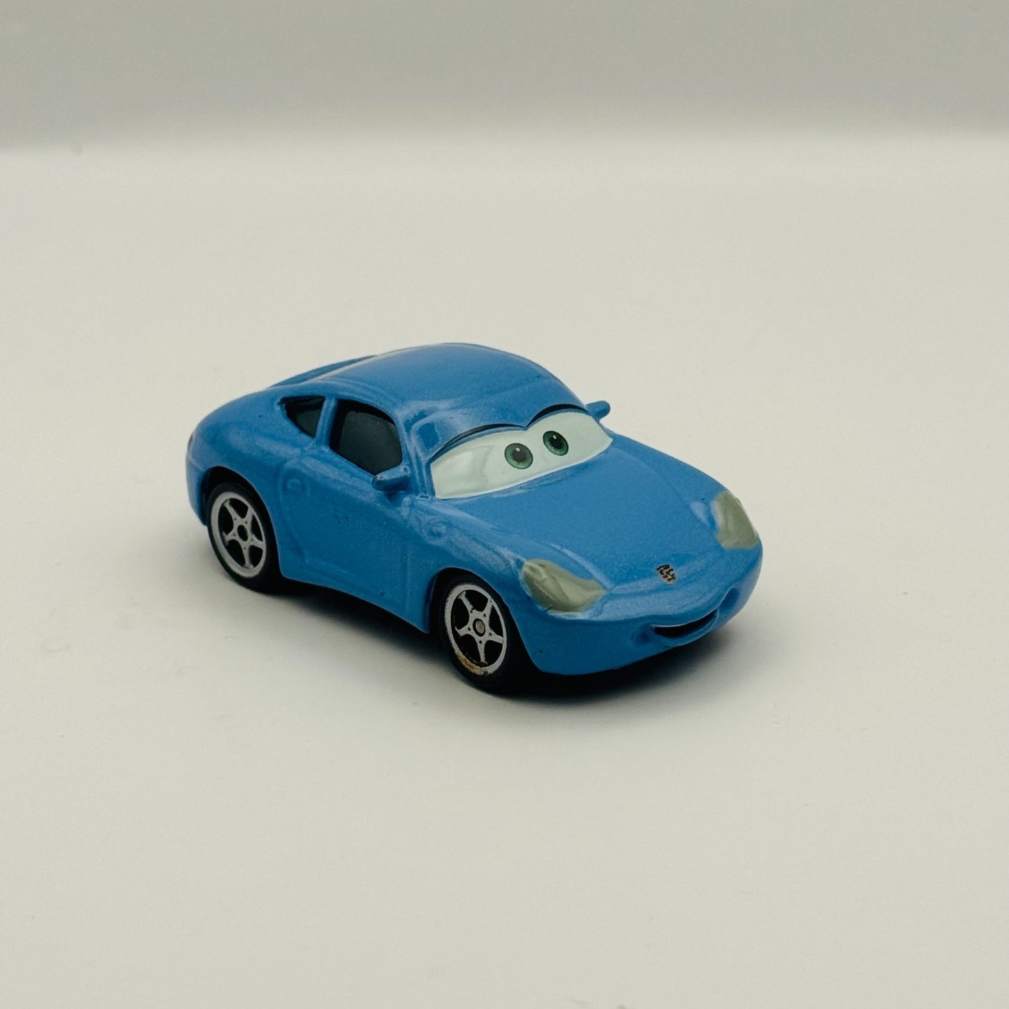 Disney Pixar Cars - SALLY CARRERA [PORSCHE 911] - 1:55 Diecast