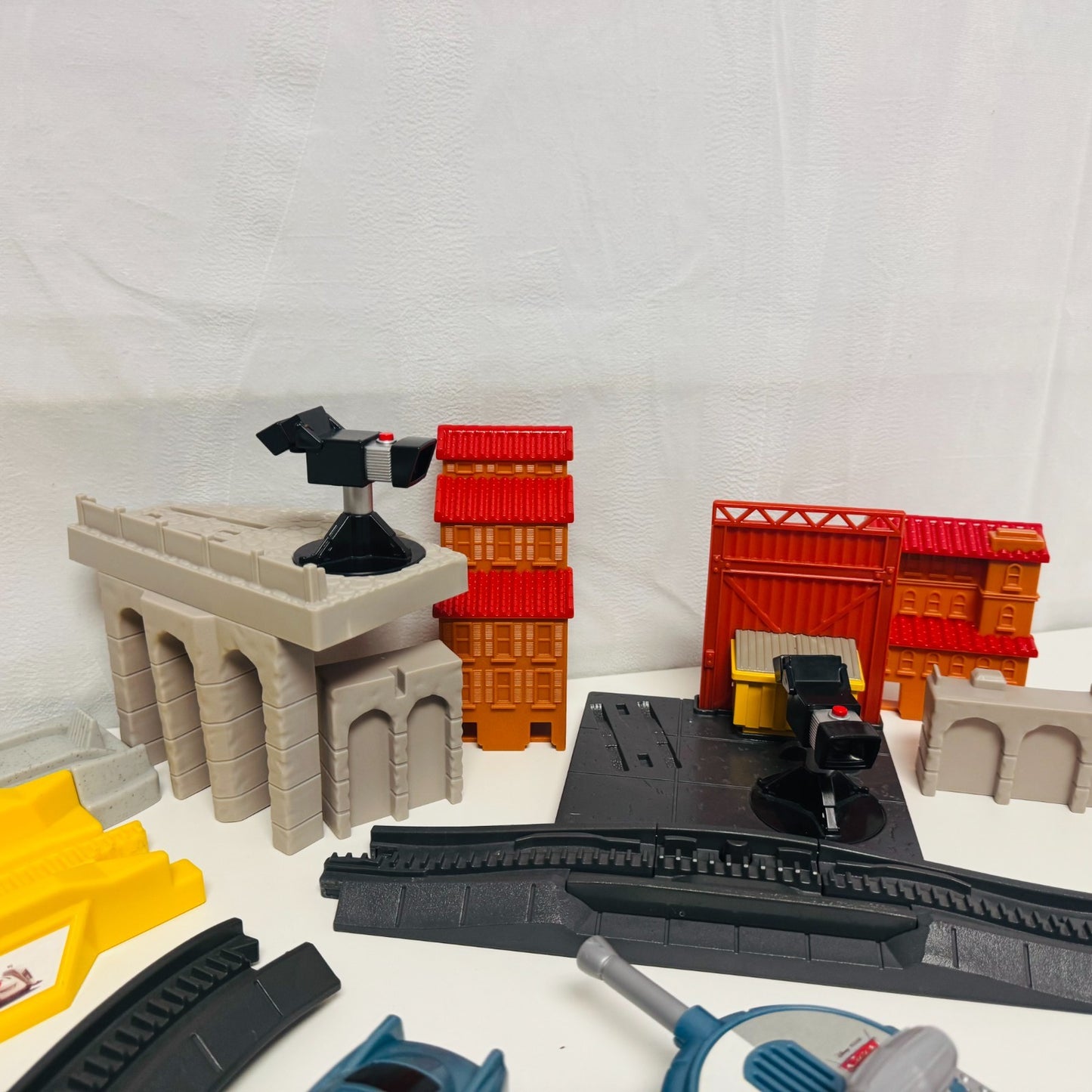 Disney Pixar Cars GEO TRAX WORLD GRAND PRIX SET Incomplete Finn McMissile Works