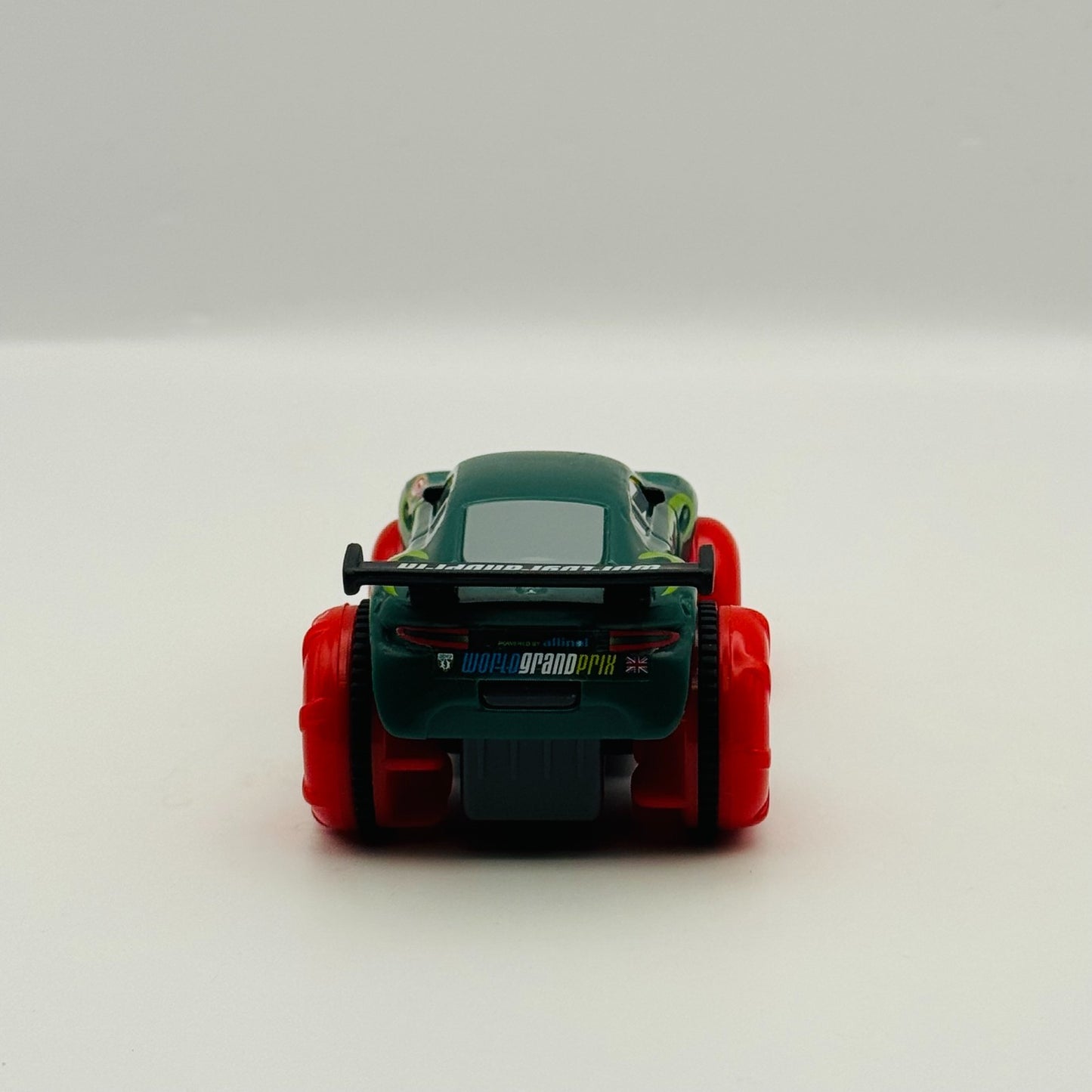 Disney Pixar Cars - HYDRO WHEELS NIGEL GEARSLEY RED WHEELS 2015 - 1:55 Scale