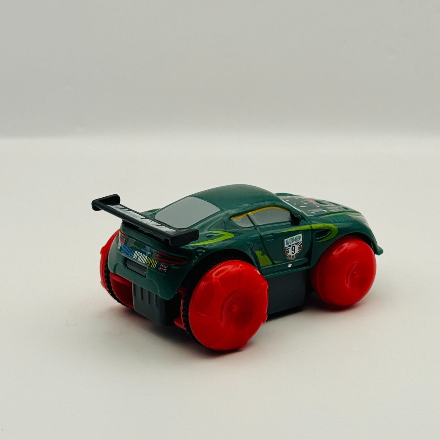 Disney Pixar Cars - HYDRO WHEELS NIGEL GEARSLEY RED WHEELS 2015 - 1:55 Scale