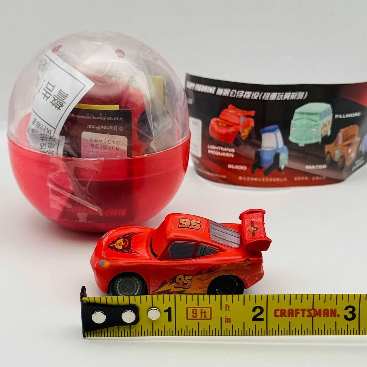 Disney Pixar Cars - Capsule Tomica SLEEPING LIGHTNING MCQUEEN Mini Figurine