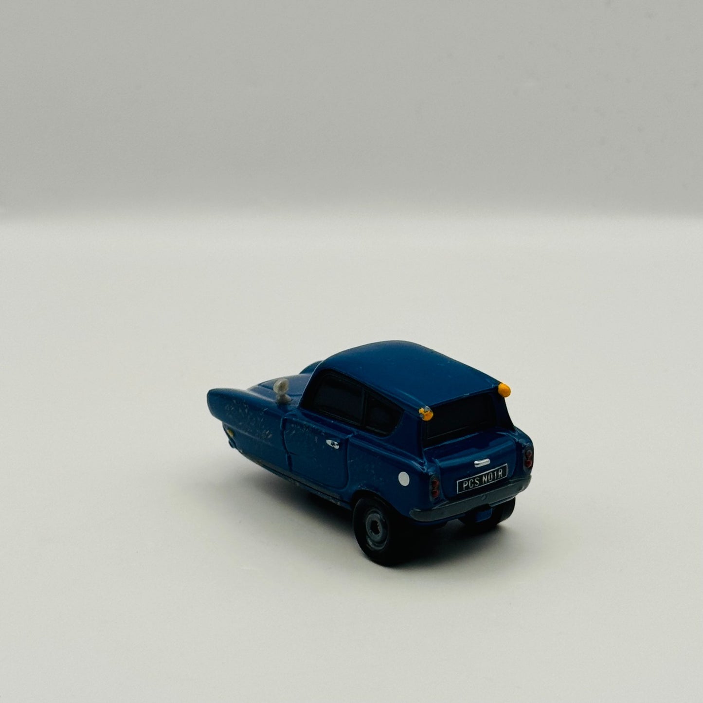 Disney Pixar Cars - TOMBER Cars 2 2011 - 1:55 Diecast