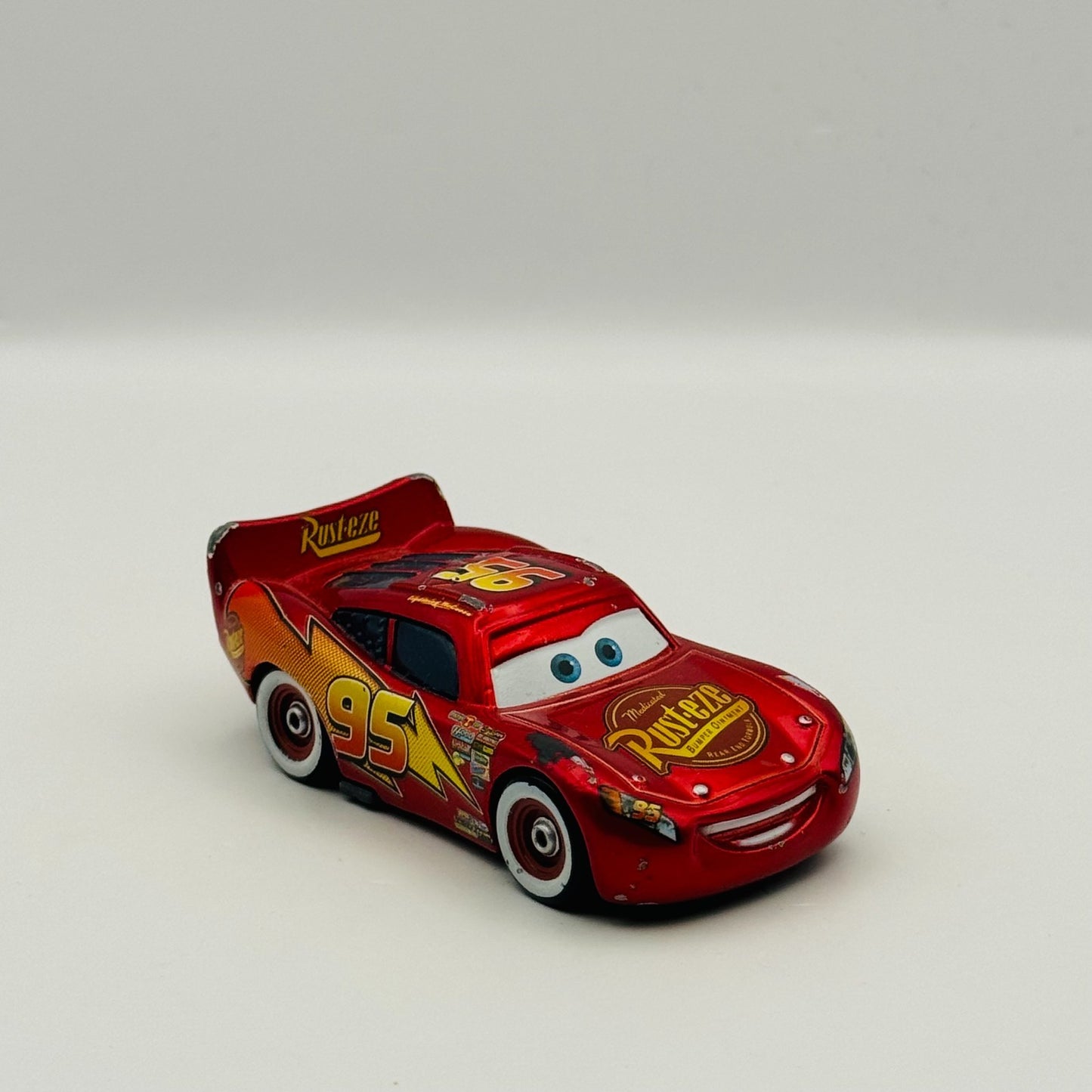 Disney Pixar Cars - LIGHTNING MCQUEEN MIT AUFKLEBERN German Promo - 1:55 Diecast