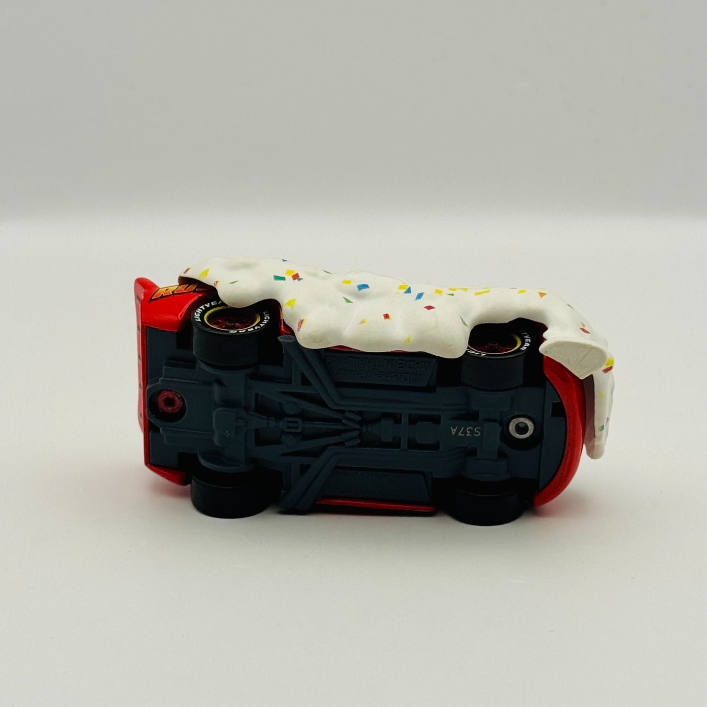 Disney Pixar Cars - CUPCAKE LIGHTNING MCQUEEN 2020 - 1:55 Diecast
