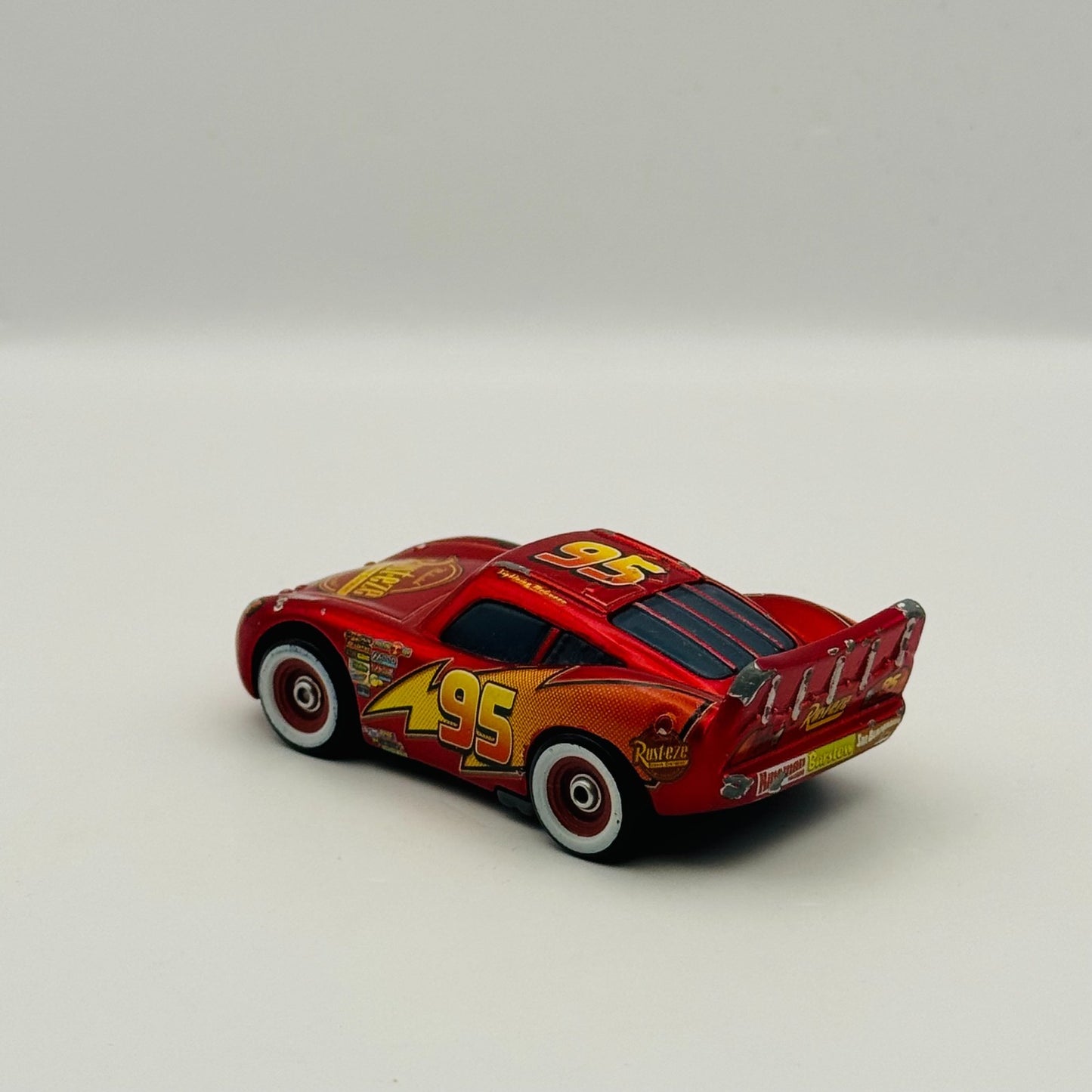Disney Pixar Cars - LIGHTNING MCQUEEN MIT AUFKLEBERN German Promo - 1:55 Diecast