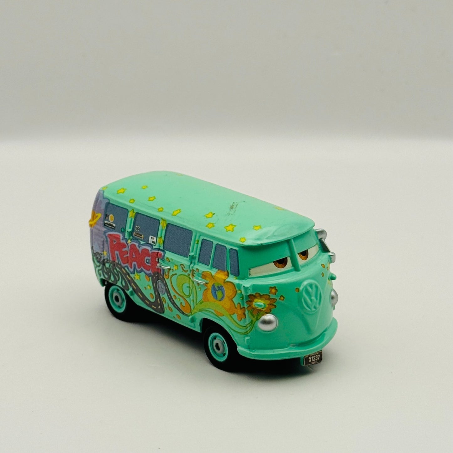 Disney Pixar Cars - FILLMORE (VW Bus) - 1:55 Diecast