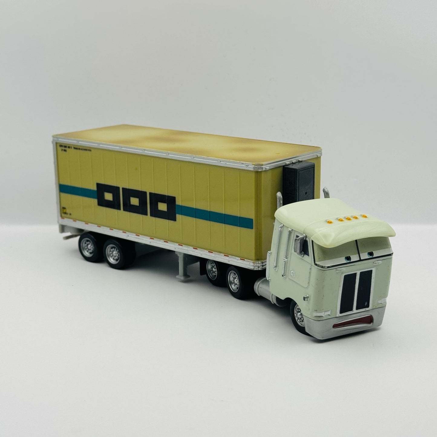 Disney Pixar Cars - BEN CRANKLESHAFT HAULER 2010 - 1:55 Diecast