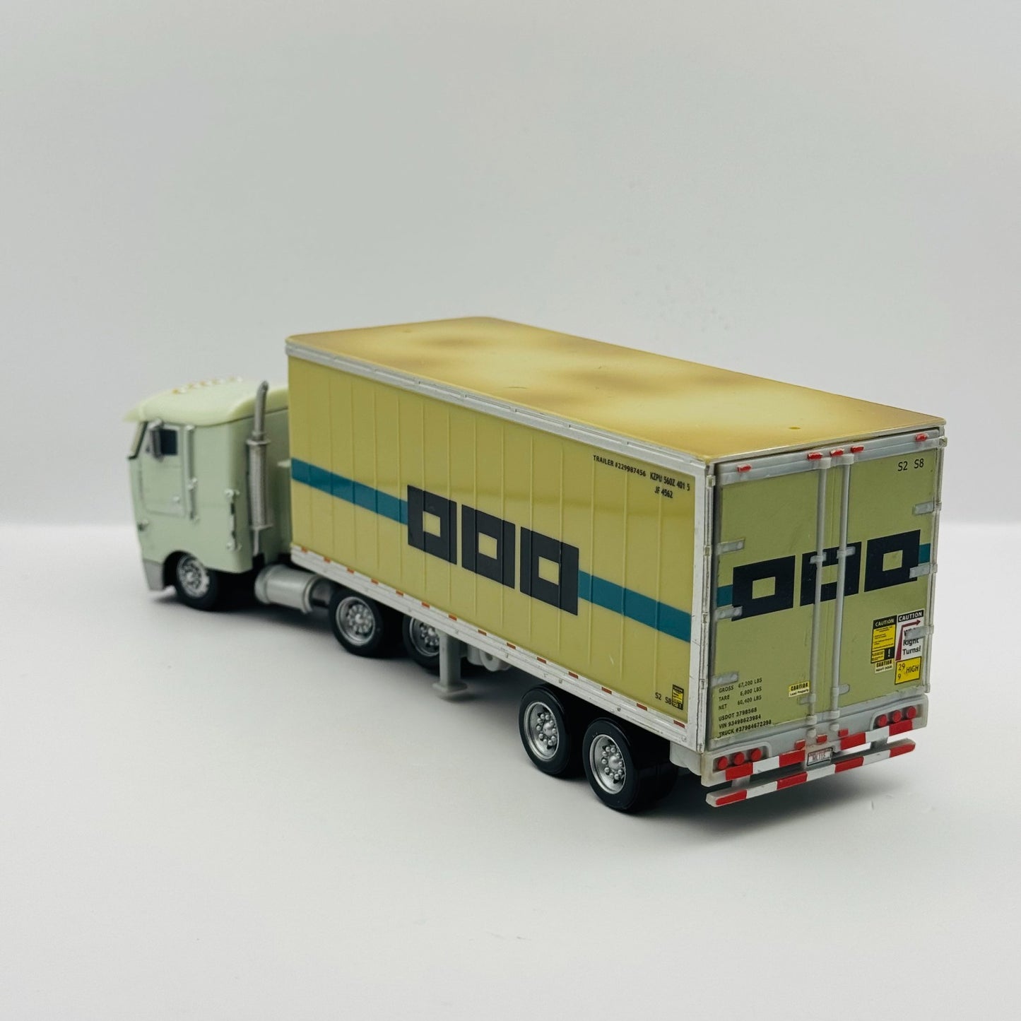 Disney Pixar Cars - BEN CRANKLESHAFT HAULER 2010 - 1:55 Diecast