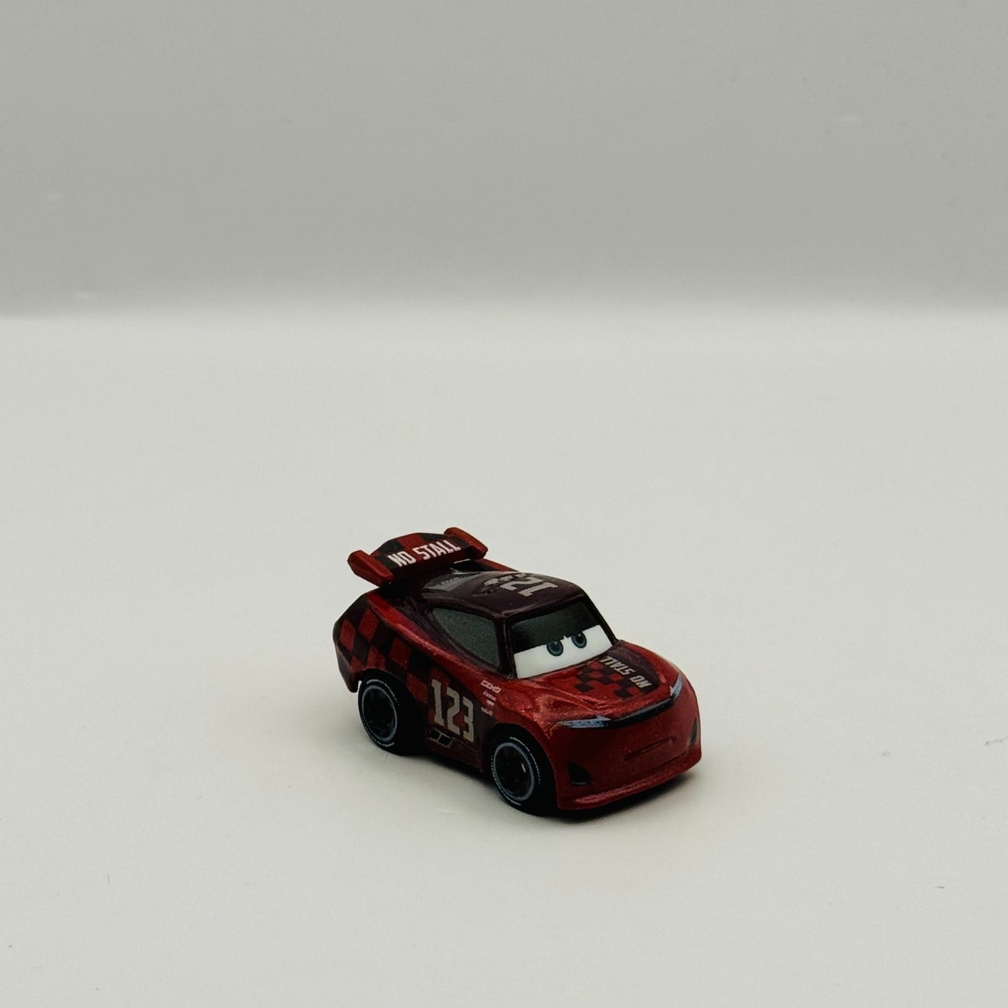 Disney Pixar Cars - Mini Racers JONAS CARVERS NO STALL Next Gen - Diecast