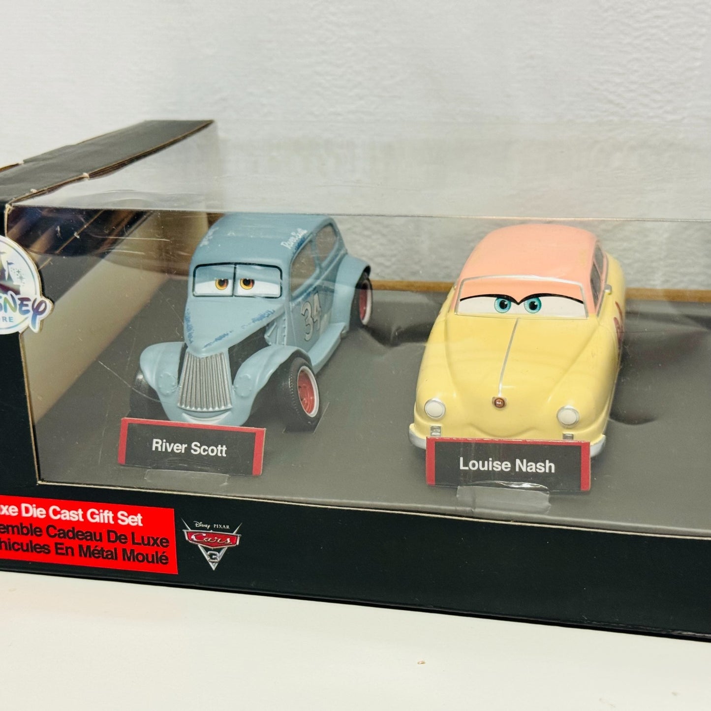 Disney Pixar Cars THOMASVILLE LOUISE NASH RIVER JUNIOR Disney Store 1:43 Diecast