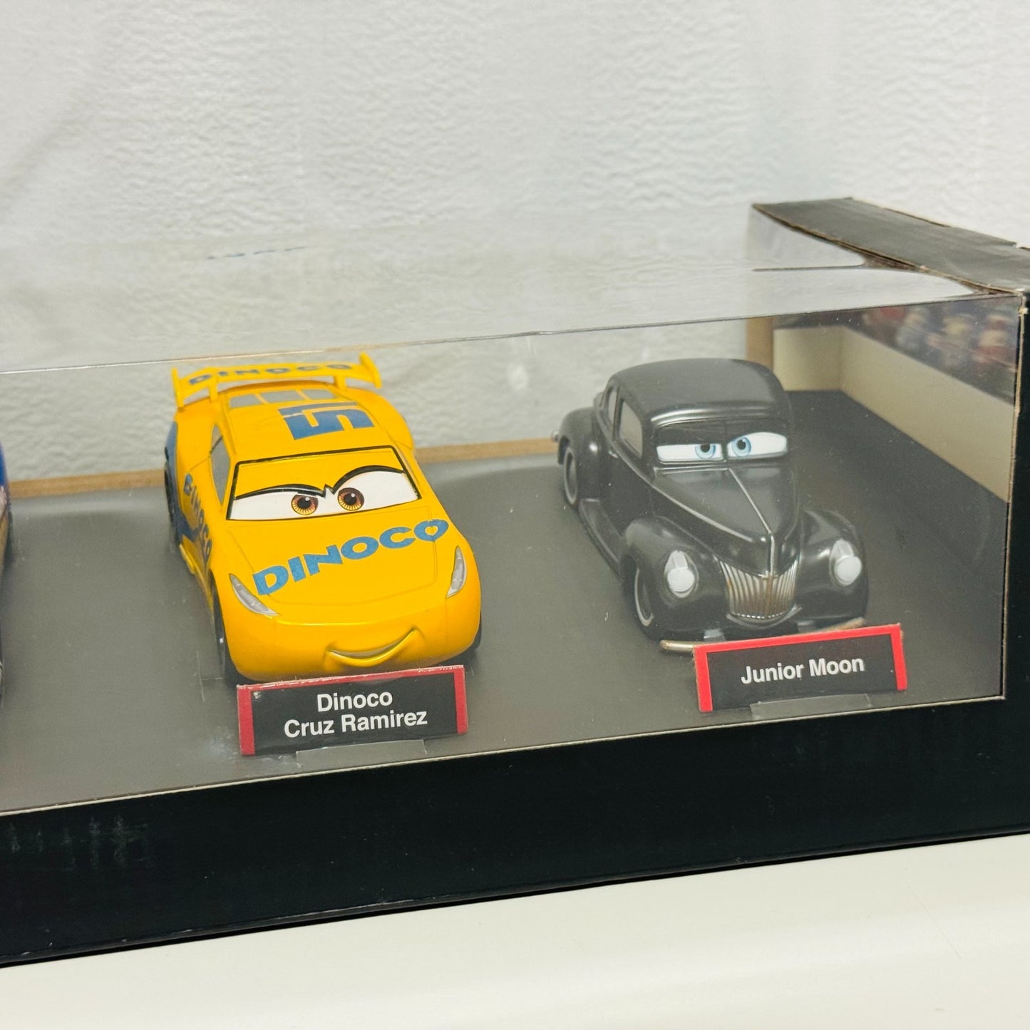 Disney Pixar Cars THOMASVILLE LOUISE NASH RIVER JUNIOR Disney Store 1:43 Diecast