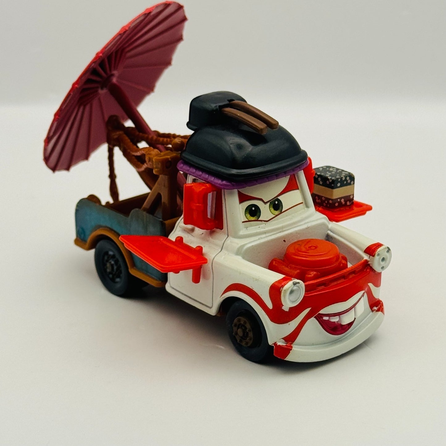 Disney Pixar Cars - KABUKI MATER DELUXE Maters 2013 - 1:55 Diecast