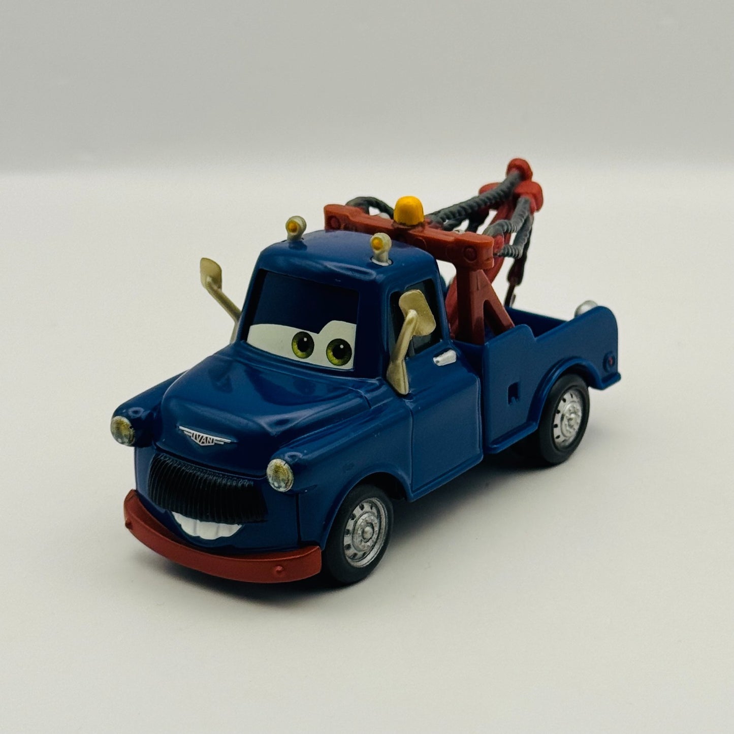 Disney Pixar Cars - IVAN MATER deluxe Maters 2013 - 1:55 Diecast