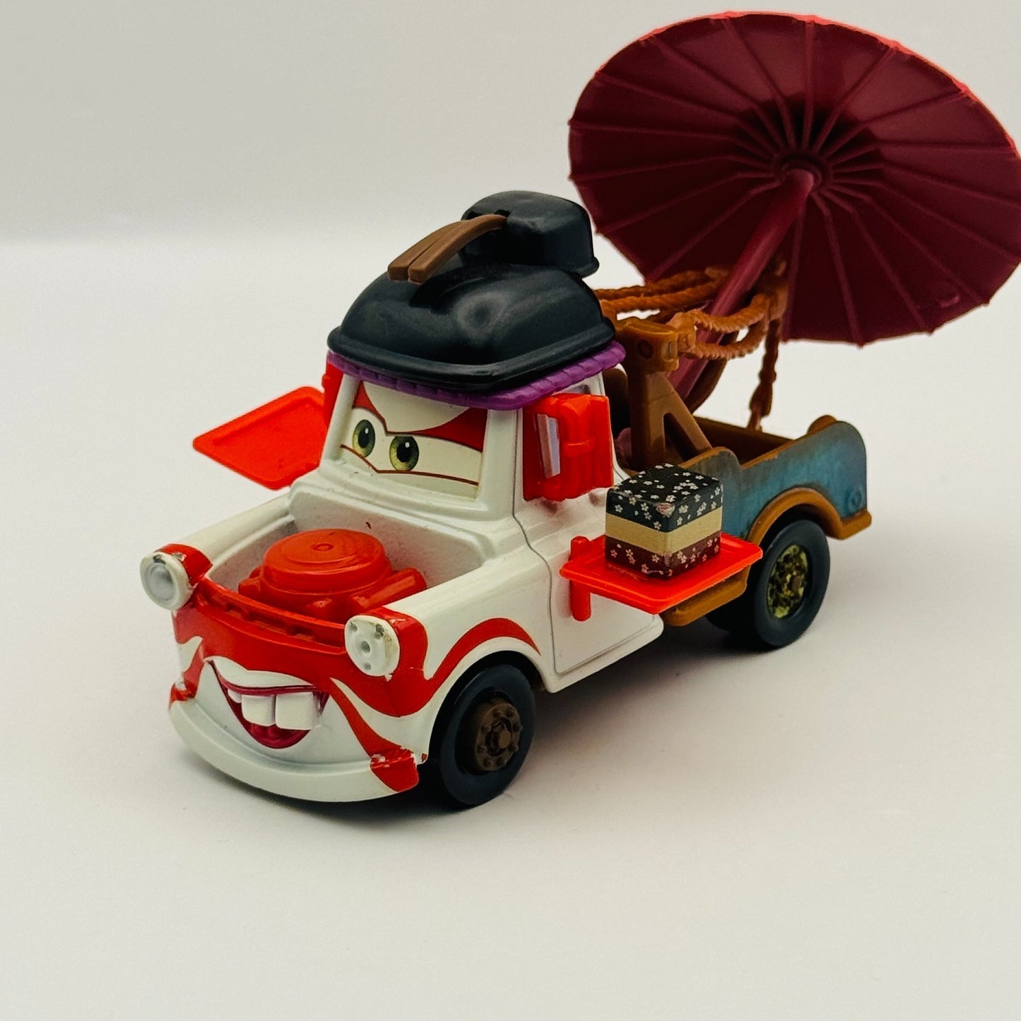 Disney Pixar Cars - KABUKI MATER DELUXE Maters 2013 - 1:55 Diecast