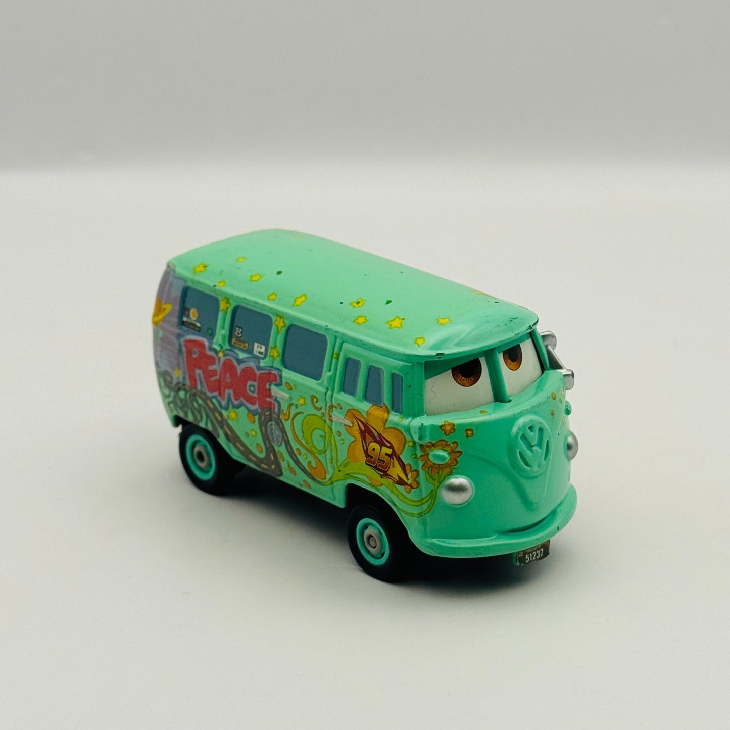 Disney Pixar Cars - RACE TEAM FILLMORE Cars 2 2011 - 1:55 Diecast