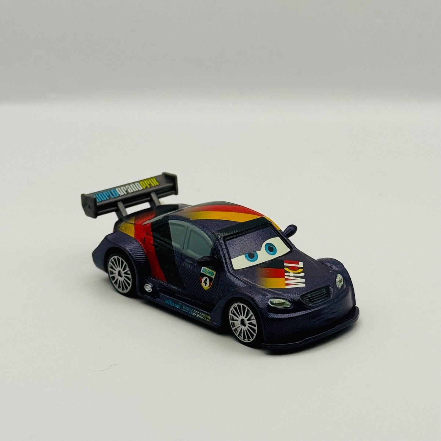 Disney Pixar Cars - MAX SCHNELL (MERCEDES C CLASS) Cars 2 2011 - 1:55 Diecast