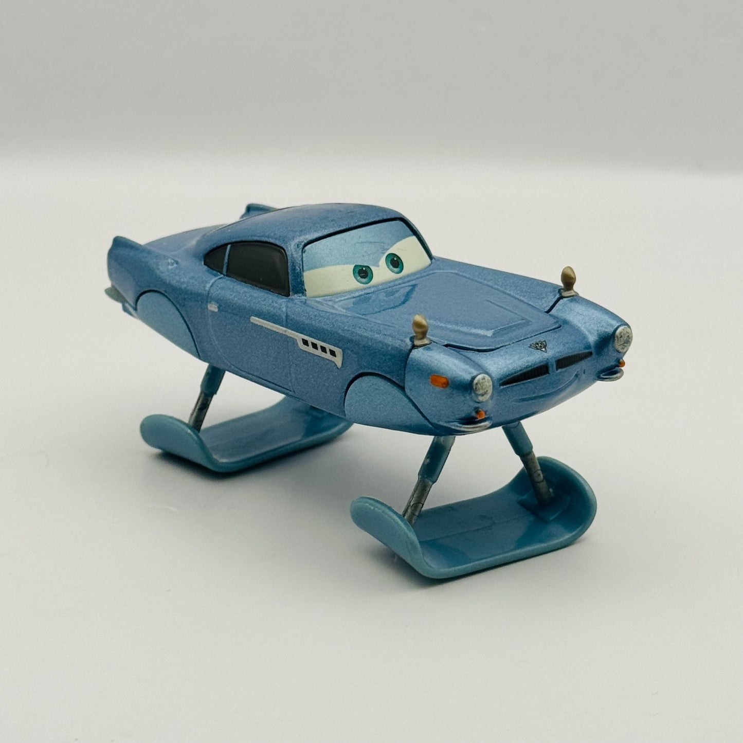 Disney Pixar Cars - HYDROFOIL FINN MCMISSILE DELUXE Cars 2 2011 - 1:55 Diecast