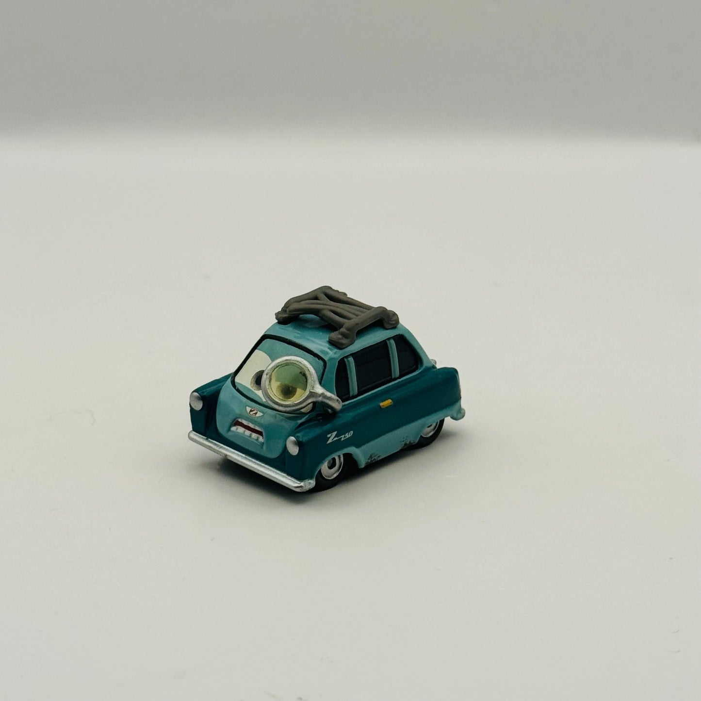 Disney Pixar Cars - PROFESSOR Z Cars 2 2011 - 1:55 Diecast