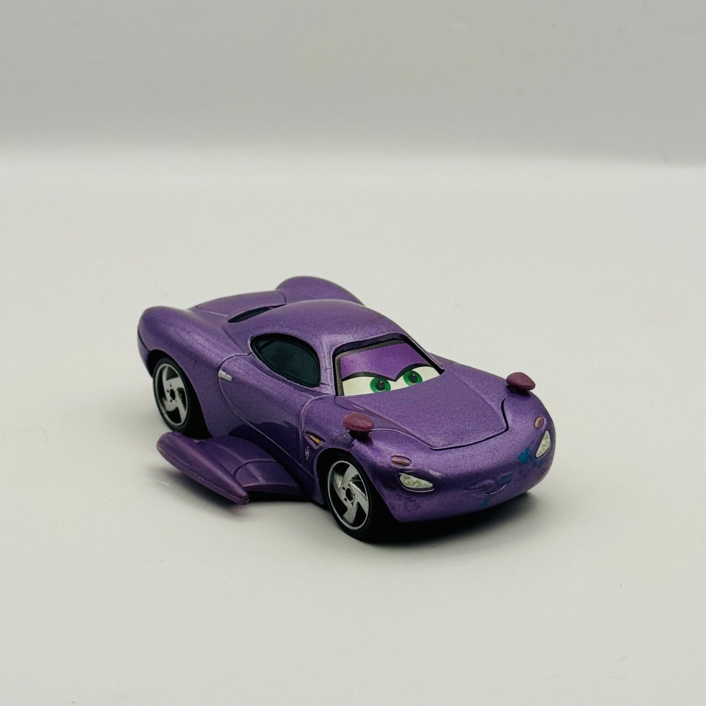 Disney Pixar Cars - HOLLEY SHIFTWELL WITH WINGS Deluxe Cars 2 2011- 1:55 Diecas