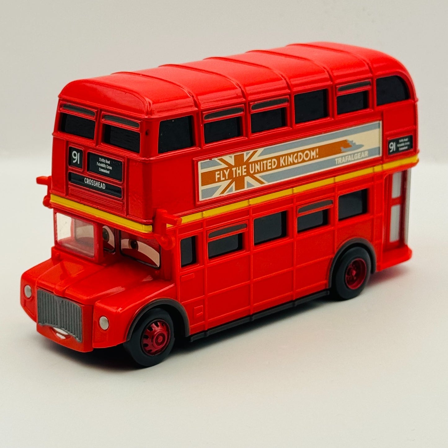 Disney Pixar Cars - LONDON DOUBLE DECKER BUS Deluxe Cars 2 2011 - 1:55 Diecast