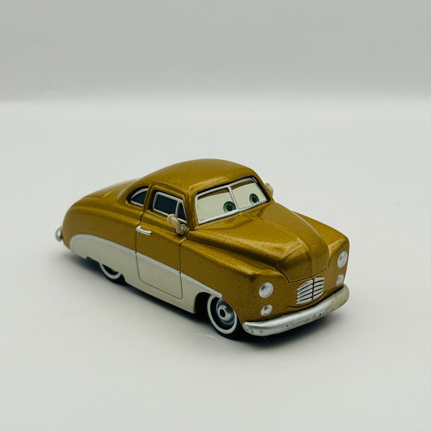 Disney Pixar Cars - MILDRED BYLANE 2013 - 1:55 Diecast