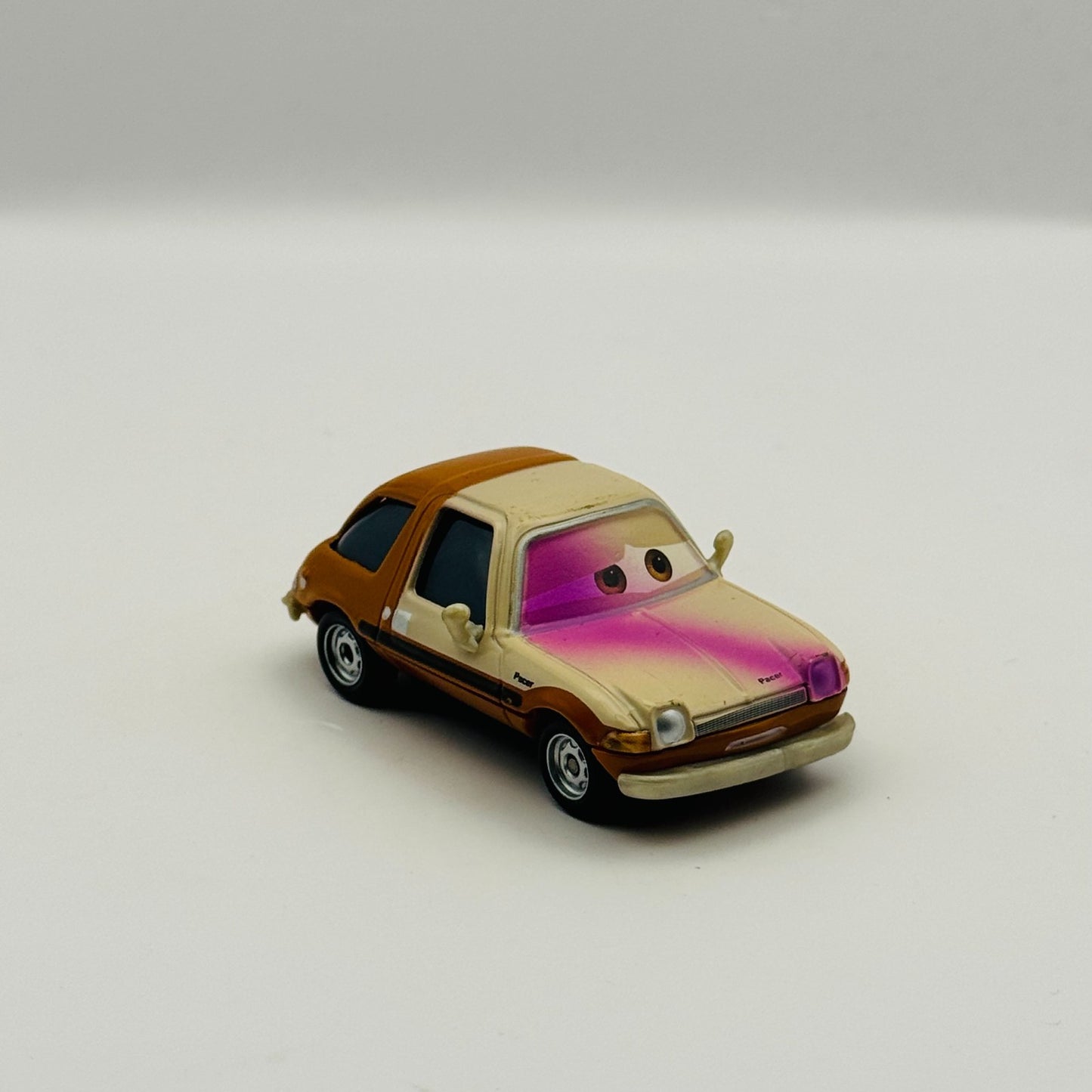 Disney Pixar Cars - TUBBS PACER WITH PAINT SPRAY Lemons 2013 - 1:55 Diecast