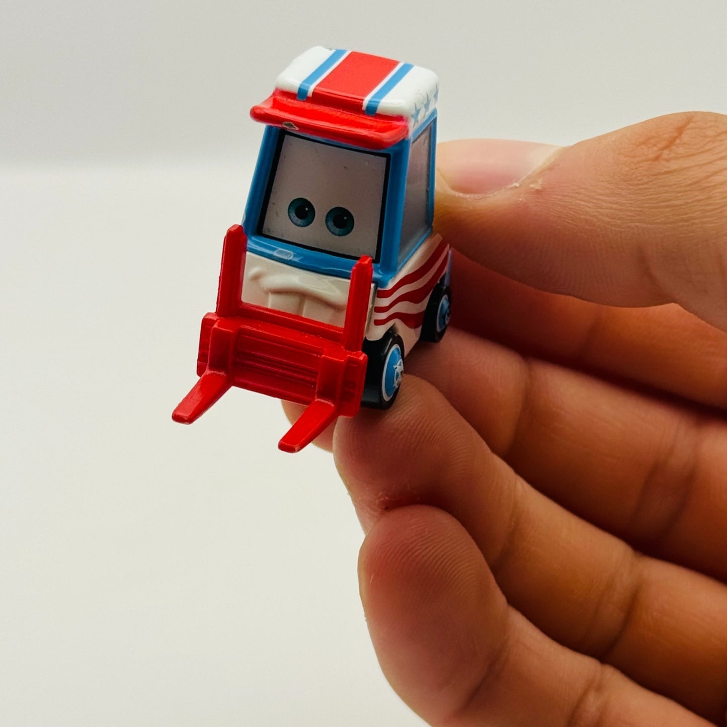 Disney Pixar Cars Toon - LUG PITTY Mater The Greater - 1:55 Diecast