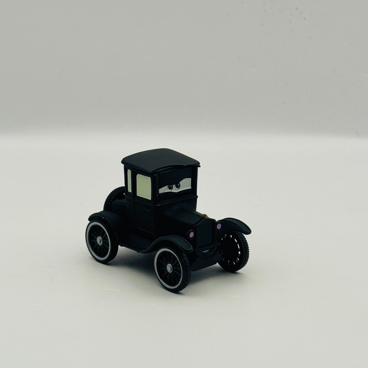 Disney Pixar Cars - LIZZIE [Ford Model T] *Broken Roof* - 1:55 Diecast