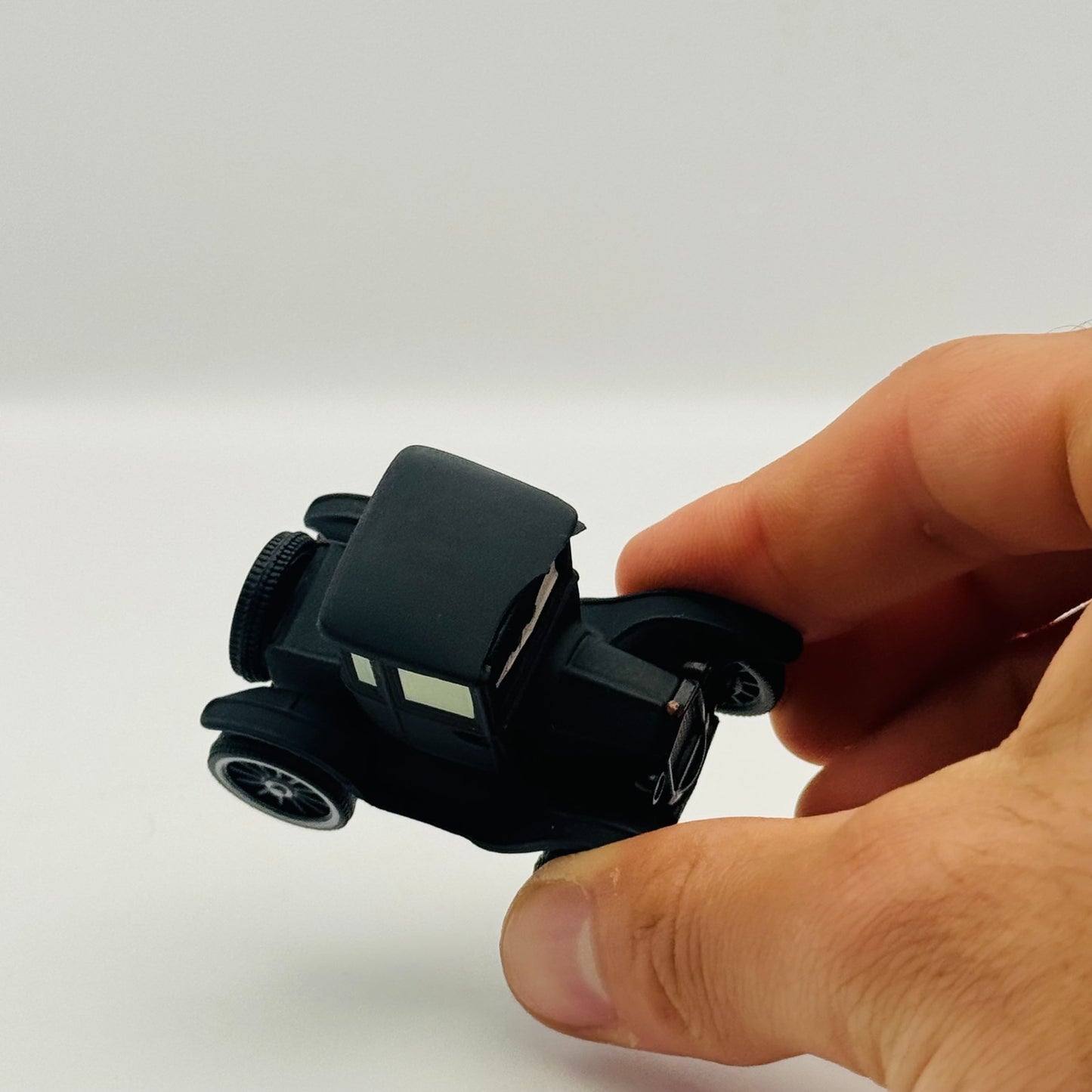 Disney Pixar Cars - LIZZIE [Ford Model T] *Broken Roof* - 1:55 Diecast