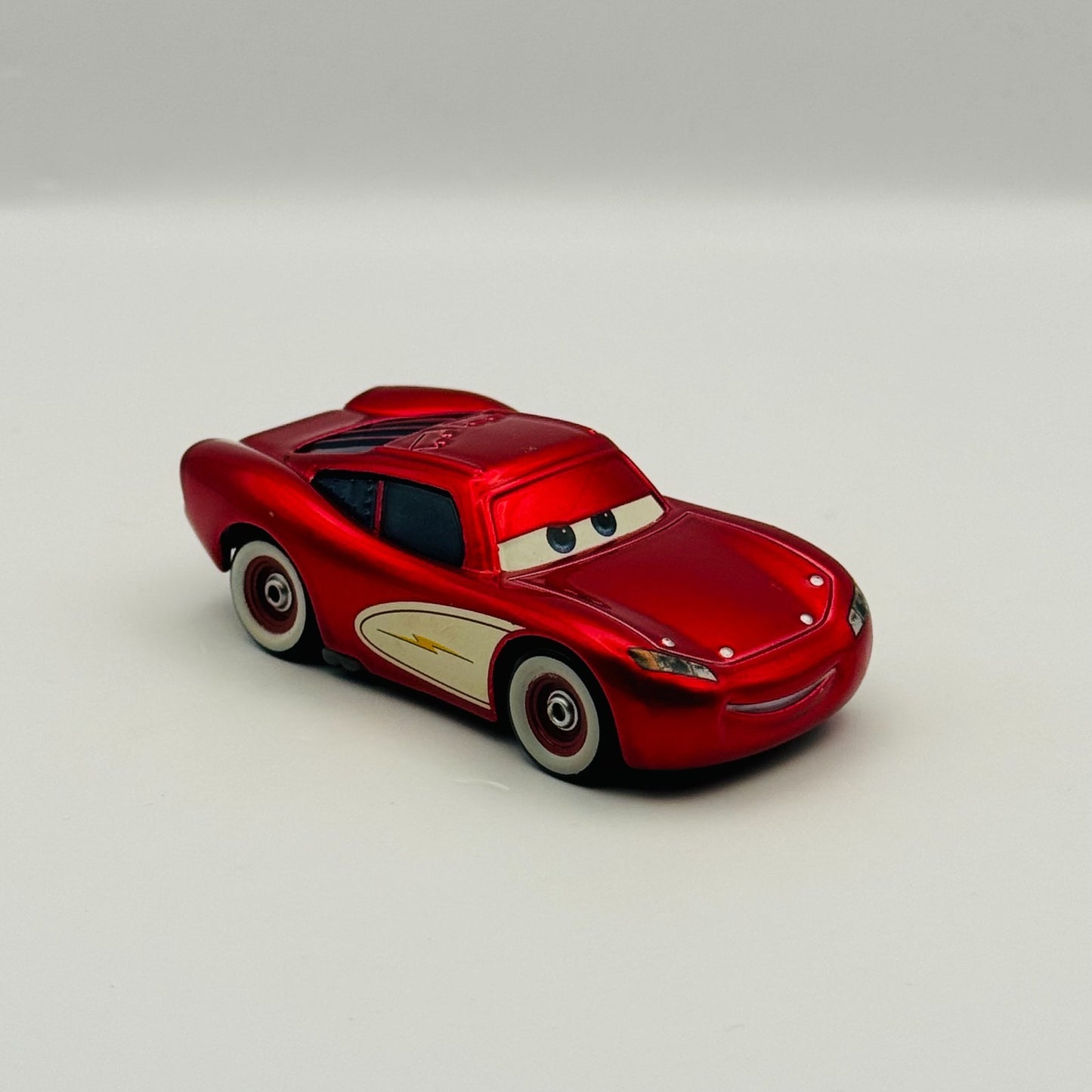 Disney Pixar Cars - CRUISIN' MCQUEEN Supercharged 2007 - 1:55 Diecast