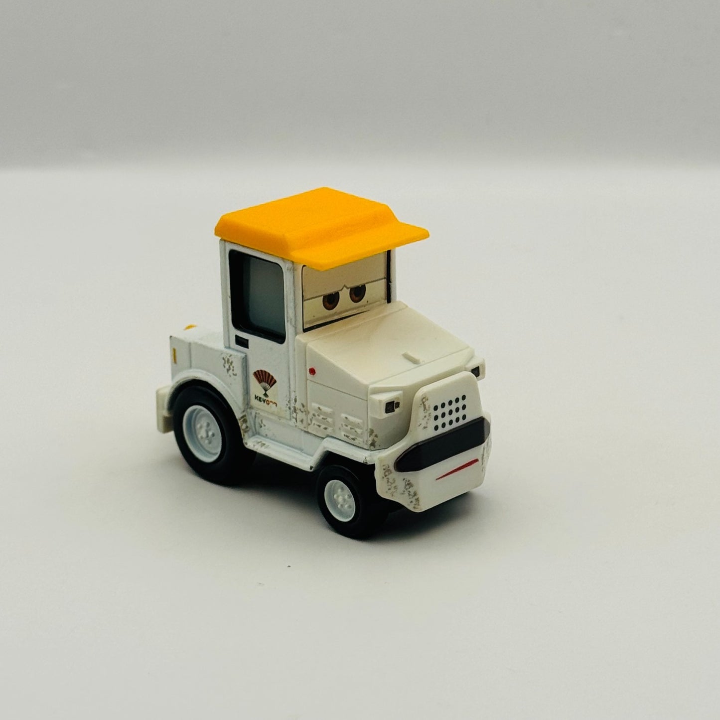 Disney Pixar Cars - KRATE RAINSON-WASH Airport Adventure 2013 - 1:55 Diecast