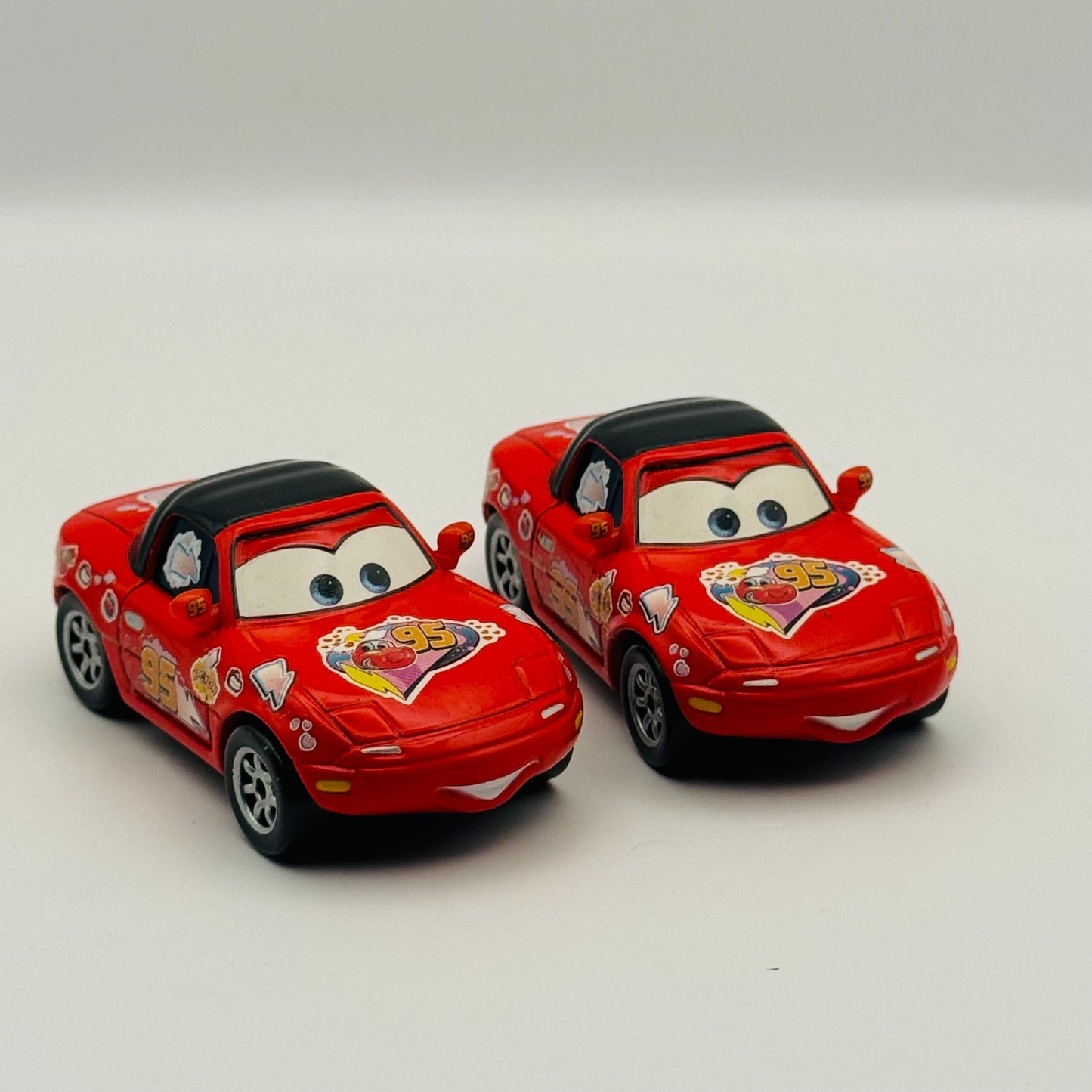 Disney Pixar Cars - RED MIA & TIA Supercharged 2007 - 1:55 Diecast