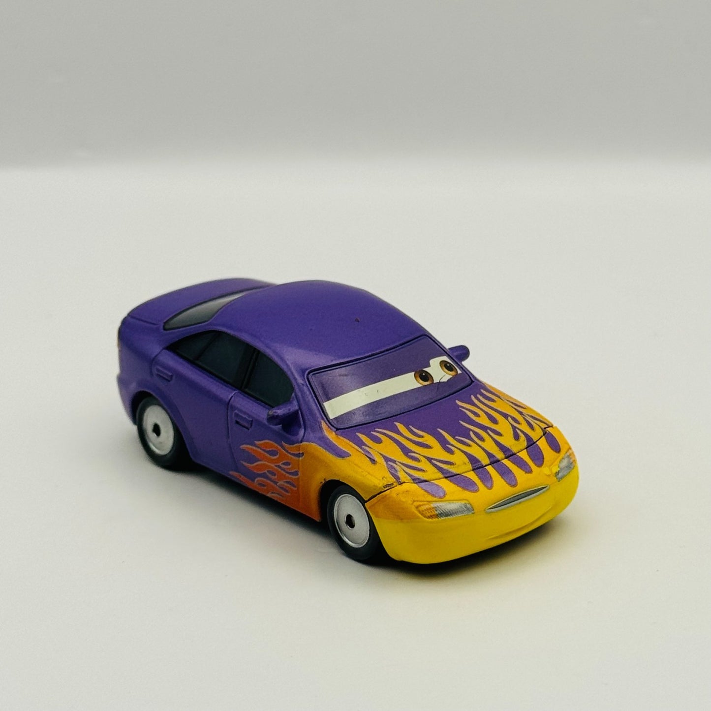 Disney Pixar Cars - MARILYN Radiator Springs Final Lap 2010 - 1:55 Diecast