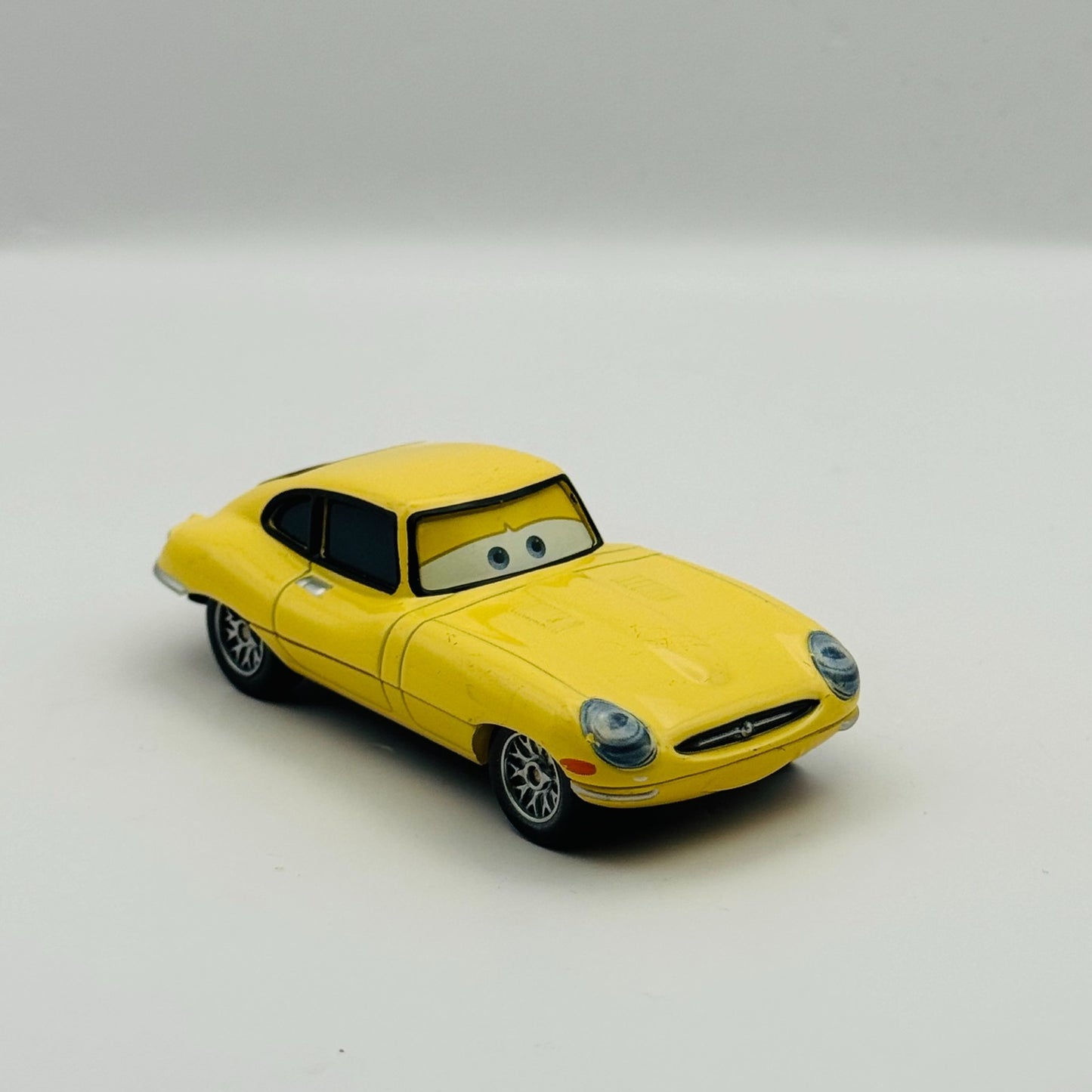 Disney Pixar Cars - VICTOR PAVEONE Palace Chaos 2013 - 1:55 Diecast
