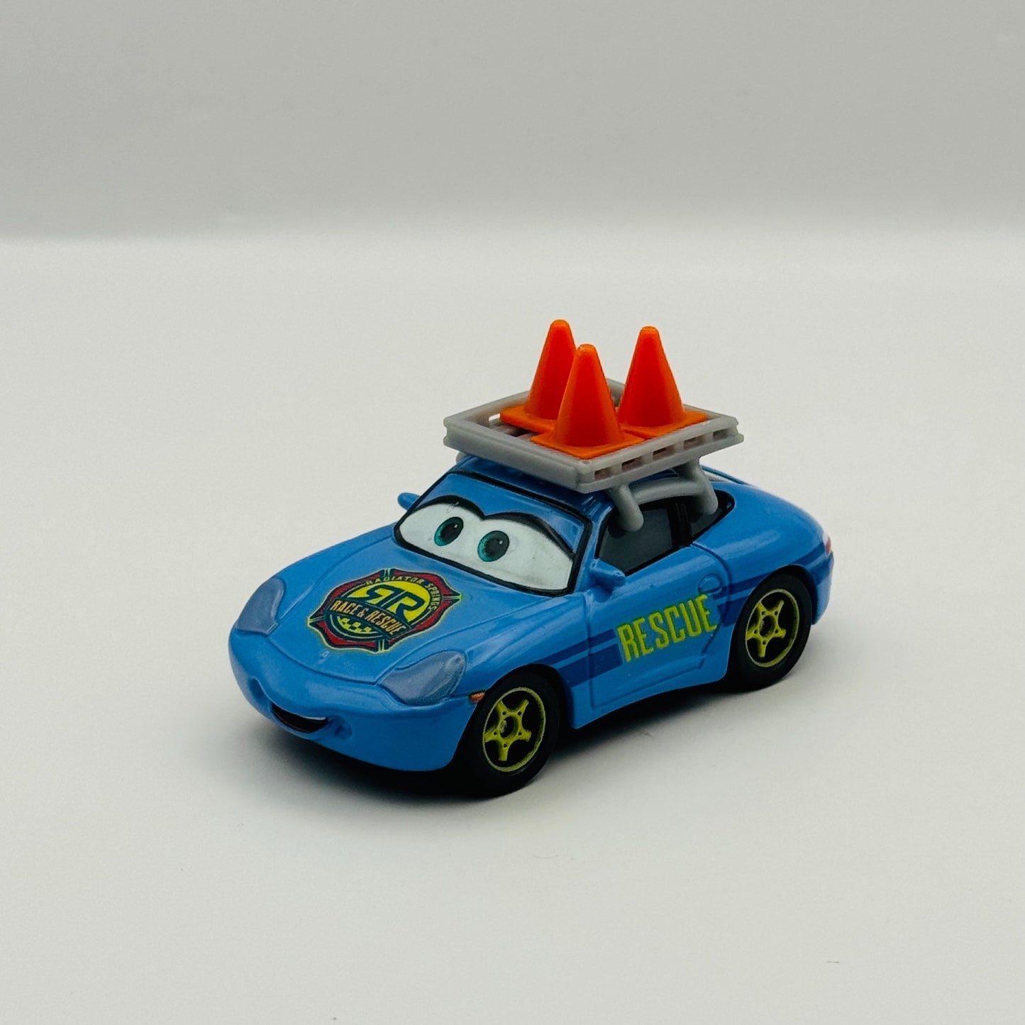 Disney Pixar Cars - RACE & RESCUE SALLY - 1:55 Diecast