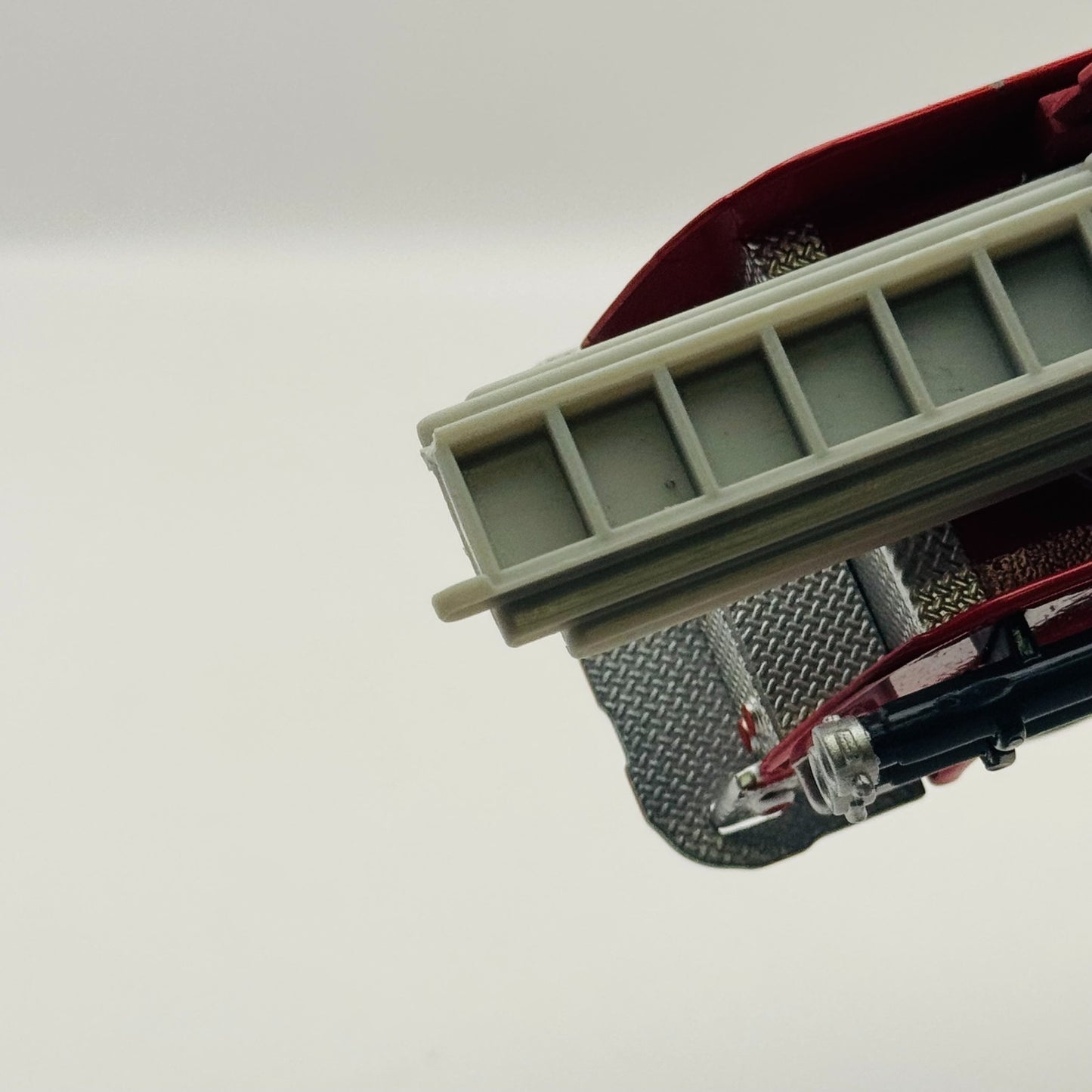 Disney Pixar Cars - RED FIRETRUCK Disney Store - 1:43 Diecast