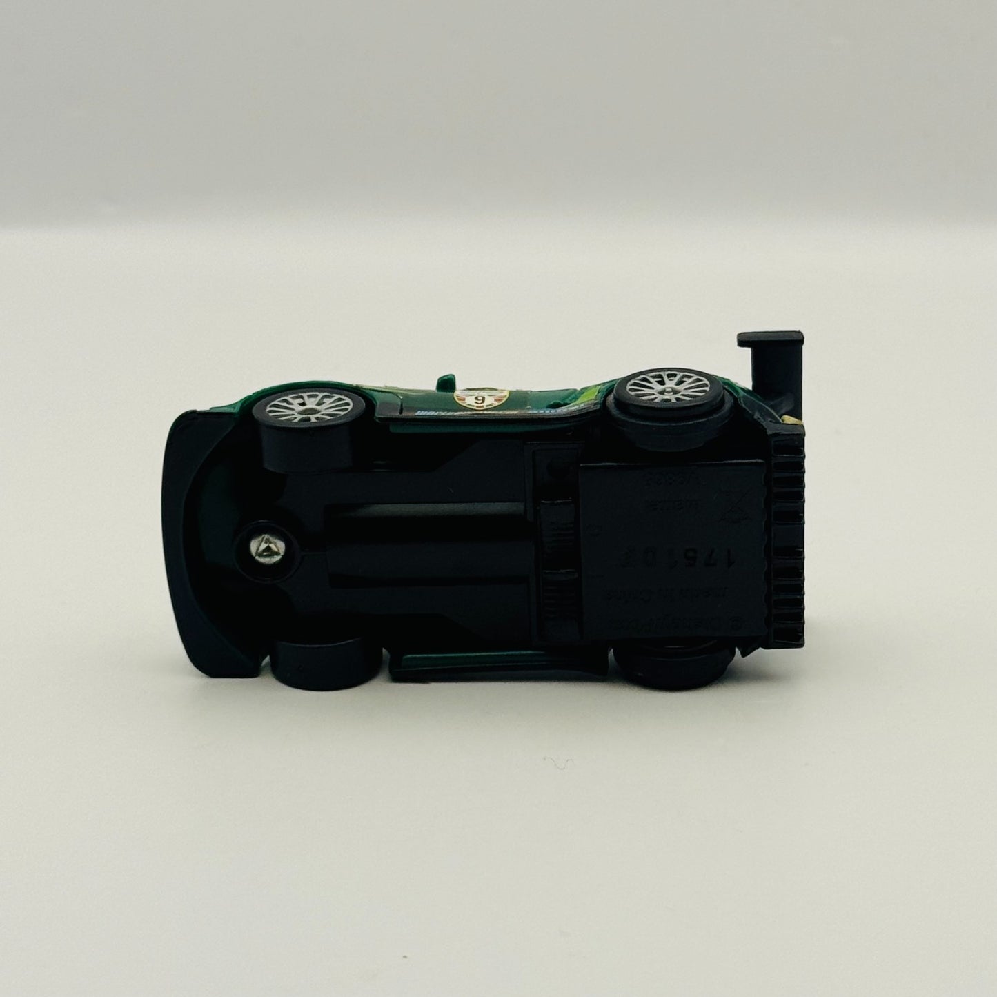 Disney Pixar Cars - CHARGE UPS NIGEL GEARSLEY WGP Cars 2 2011 - 1:55 Scale