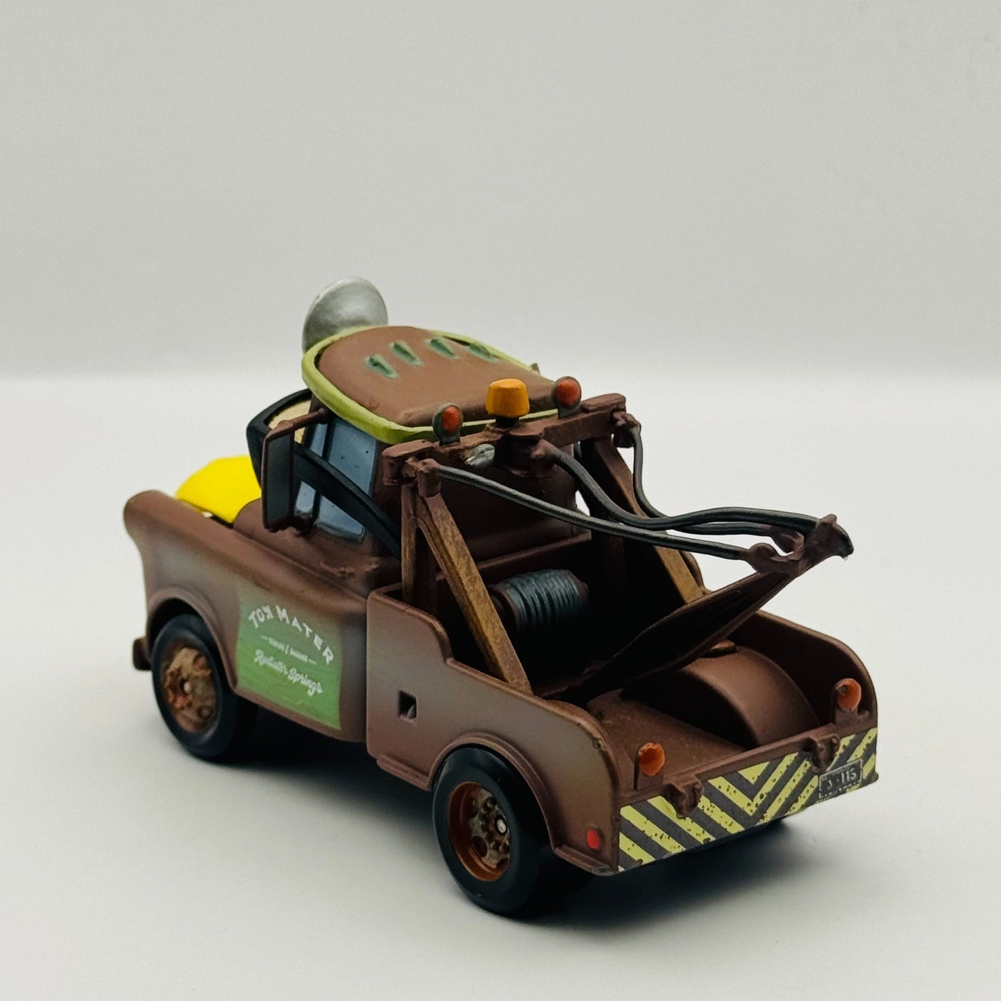 Disney Pixar Cars - UFM MATER & MATOR UFO *Untested* Disney Store - 1:43 Diecast