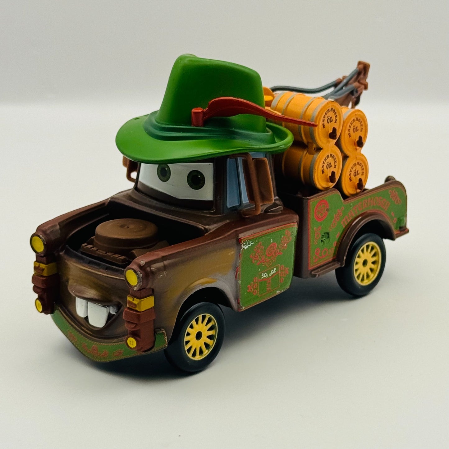 Disney Pixar Cars - MATERHOSEN MATER Disney Store - 1:43 Diecast