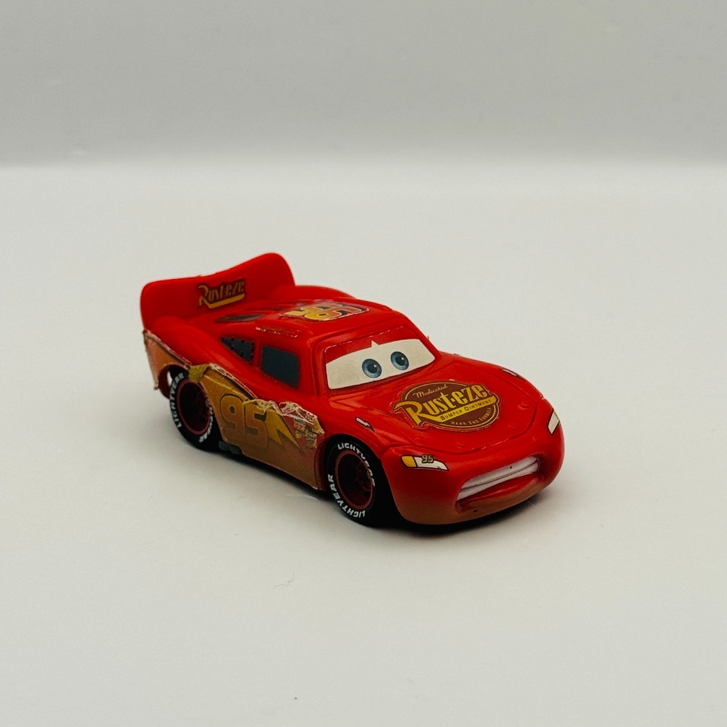 Disney Pixar Cars - SCARED TRACTOR TIPPING MCQUEEN - 1:55 Scale Plastic