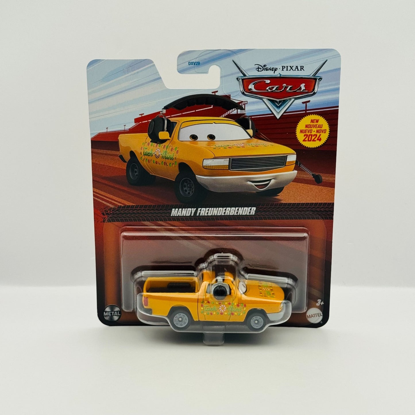 Disney Pixar Cars - MANDY FREUNDEBENDER TACH O MINT CREW CHIEF - 1:55 Diecast