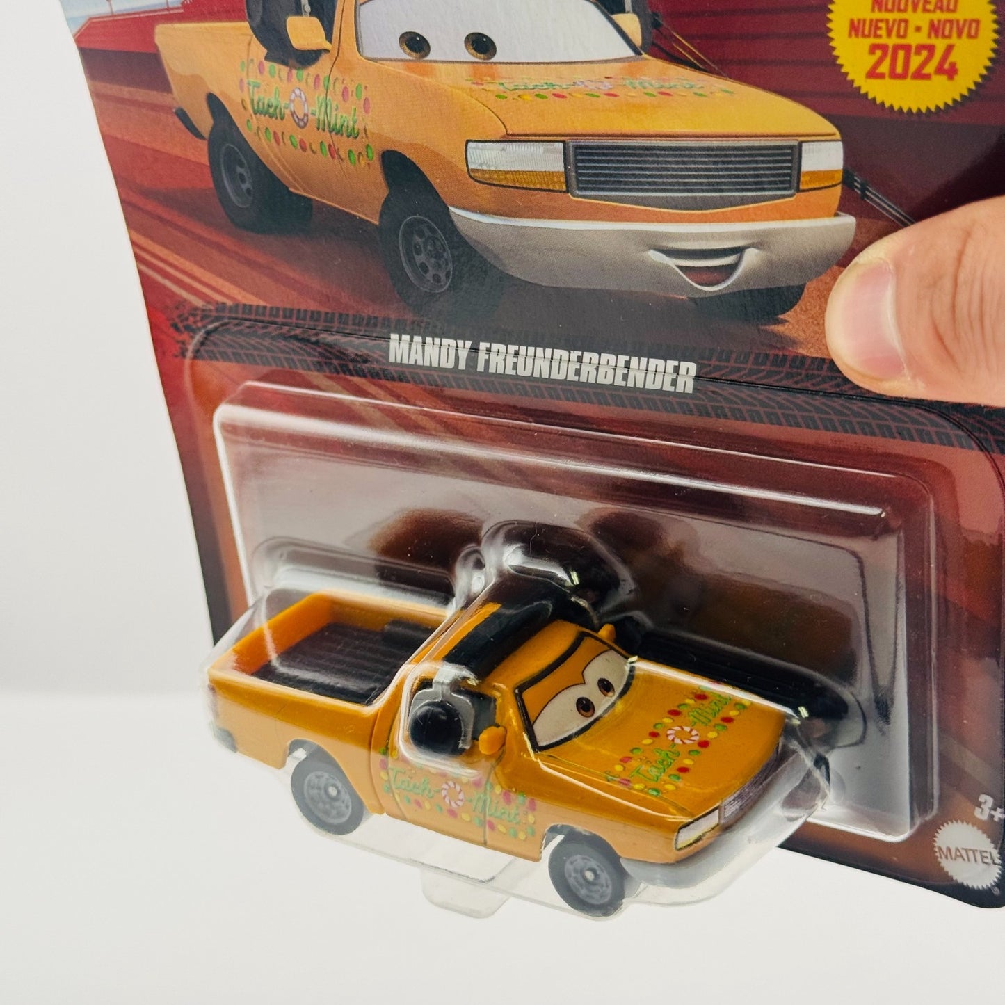 Disney Pixar Cars - MANDY FREUNDEBENDER TACH O MINT CREW CHIEF - 1:55 Diecast