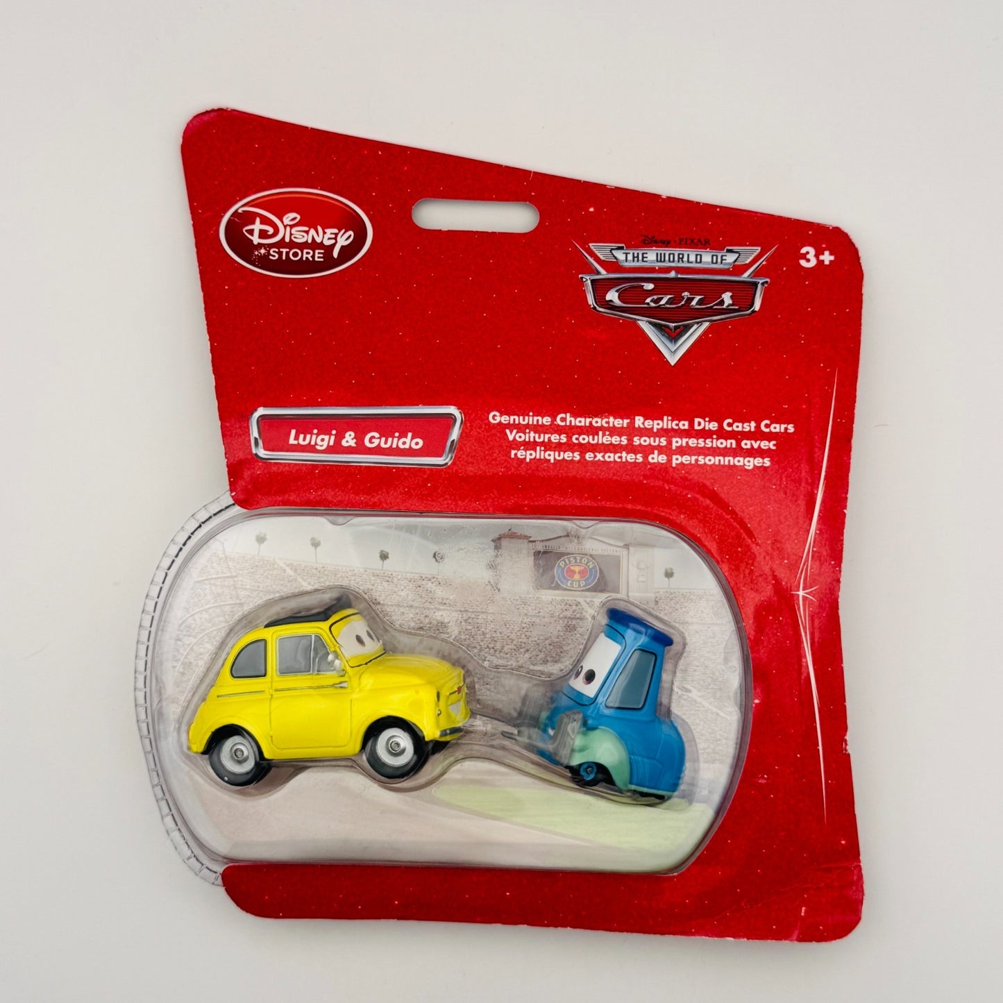 Disney Pixar Cars - LUIGI & GUIDO Disney Store 2010 - 1:43 Diecast