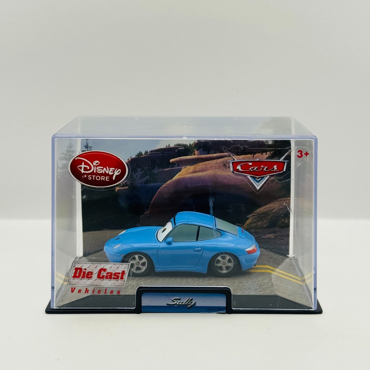 Disney Pixar Cars - SALLY Disney Store Case 2010 *RARE* - 1:43 Diecast