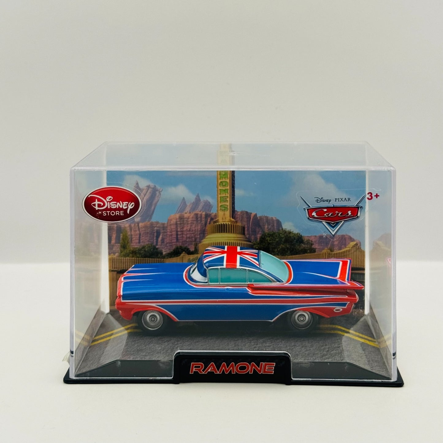 Disney Pixar Cars - UNION JACK RAMONE BRITISH Disney Store - 1:43 Diecast
