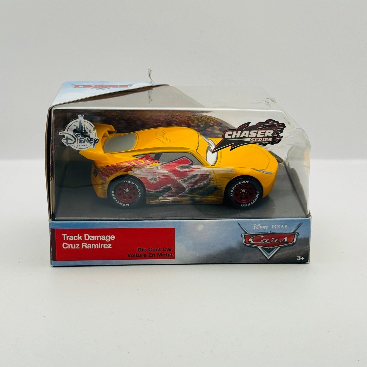 Disney Pixar Cars - TRACK DAMAGE CRUZ RAMIREZ Disney Store - 1:43 Diecast