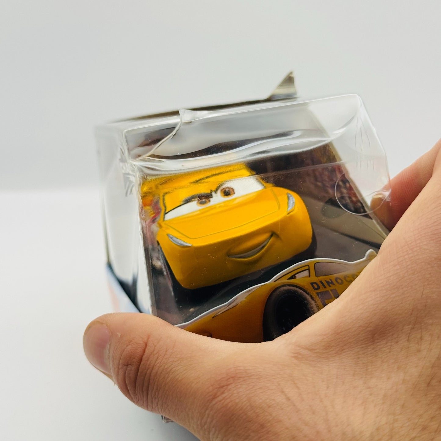 Disney Pixar Cars - TRACK DAMAGE CRUZ RAMIREZ Disney Store - 1:43 Diecast