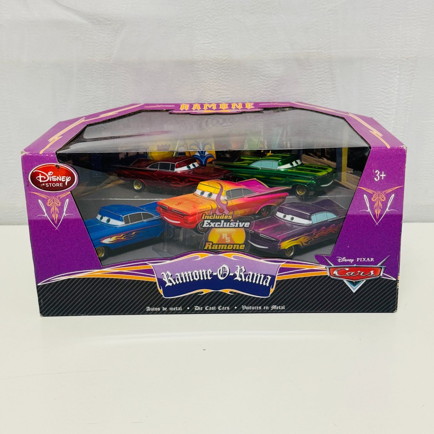 Disney Pixar Cars - RAMONE-O-RAMA EXCLUSIVE RAMONE Disney Store - 1:43 Diecast