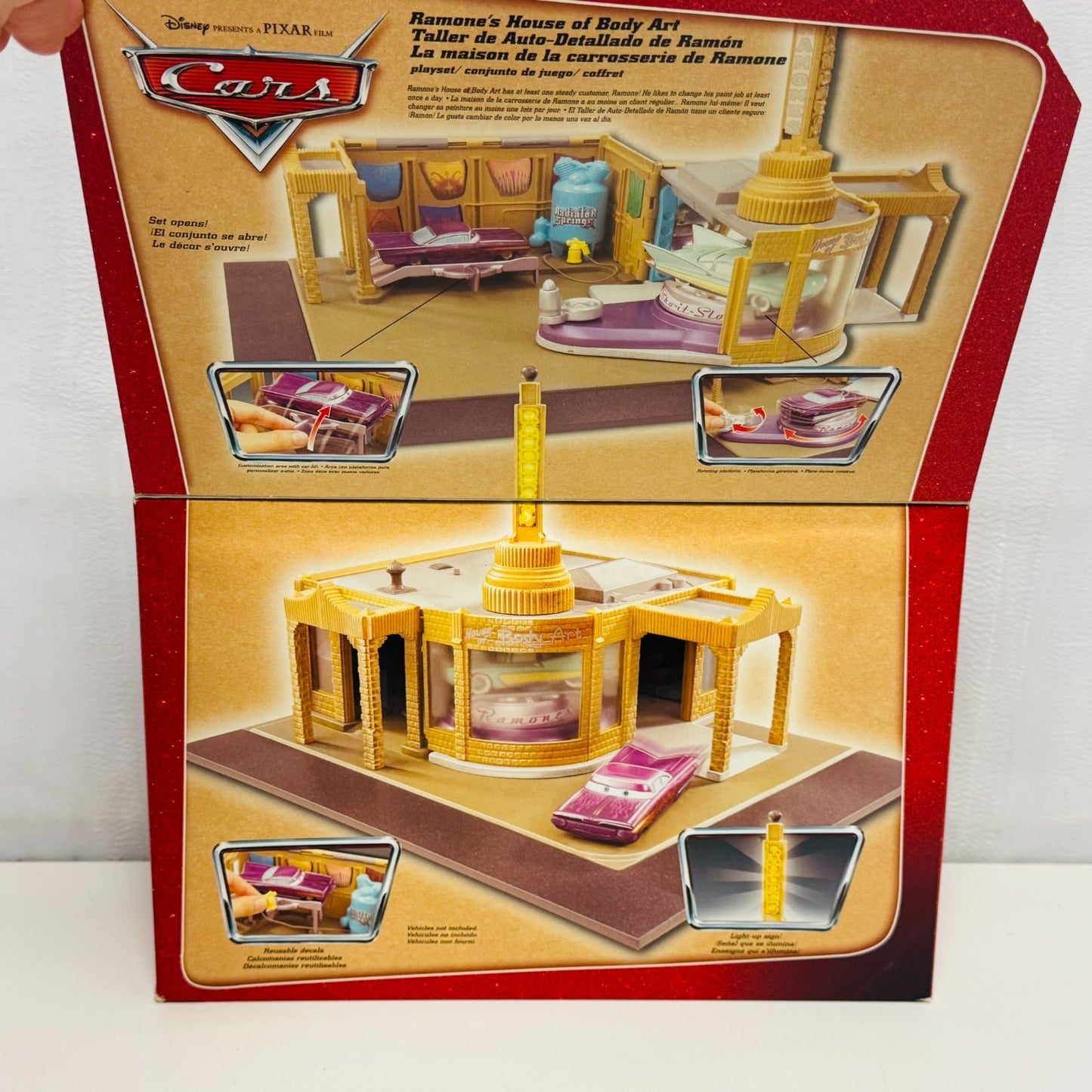 Disney Pixar Cars - RADIATOR SPRINGS RAMONE'S HOUSE OF BODY ART - 1:55 Diecast