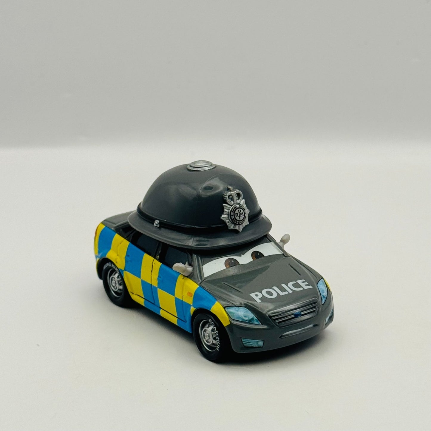 Disney Pixar Cars - SIREN CARBARINI Palace Chaos 2015 - 1:55 Diecast